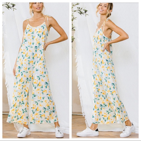 11 Hippie chic Boho Floral Sleeveless Wide Leg Jumpsuit - Picture 1 of 4